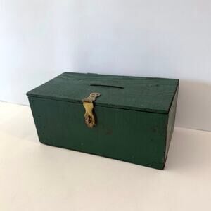 Green Painted Wood Box Brass Latch Primitive Rustic Storage Decor 10 x 5.5 x 5